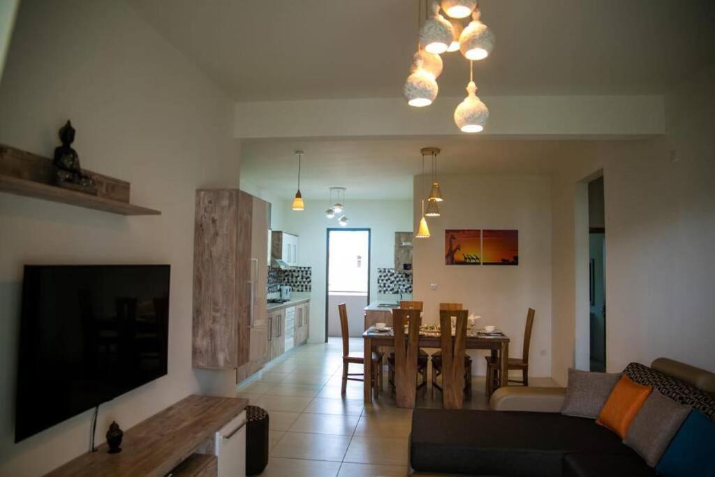 Entire Luxury 3 Bedroom Condo For Rent - Flic-En-Flac - Close To Beach Ngoại thất bức ảnh